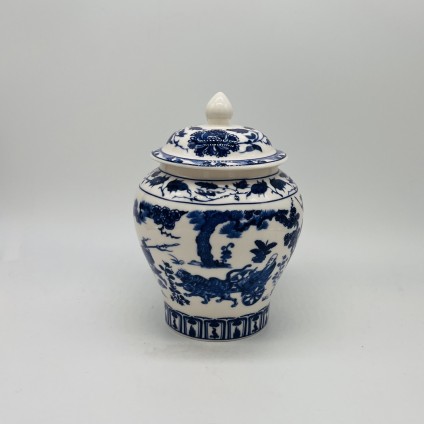 Blue and white porcelain tea jar